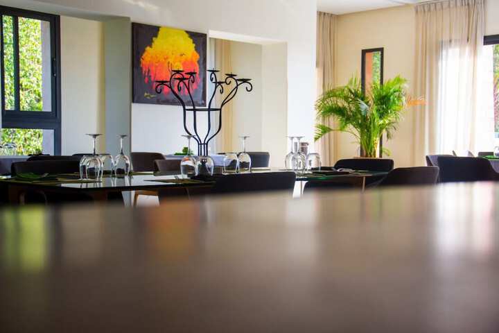 Dining 76 of 85