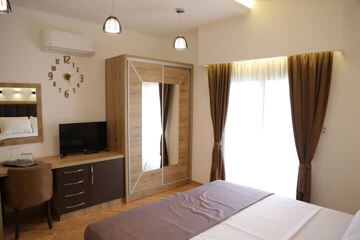 Room 14 of 132