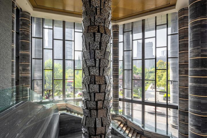 Entrance & Lobby