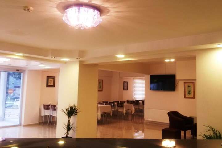 Entrance & Lobby
