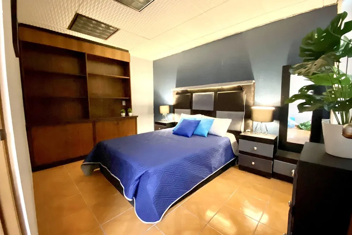 Room 5 of 27
