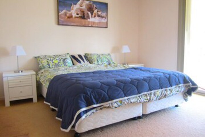 Room 8 of 17