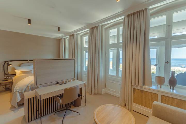 Room 10 of 49