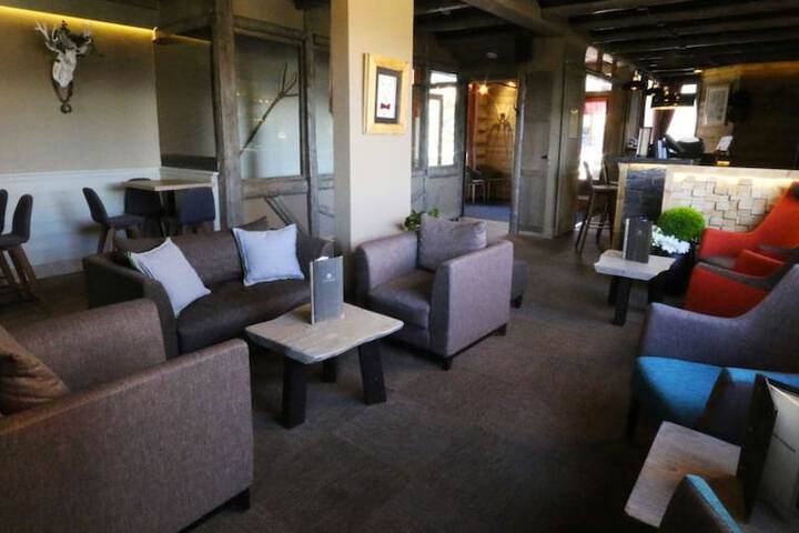 Hotel Interior 4 of 34