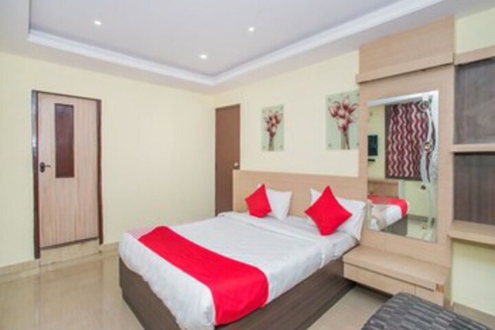 Room 13 of 30