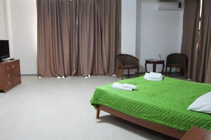 Room 2 of 26