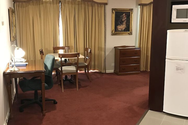 Room 6 of 66