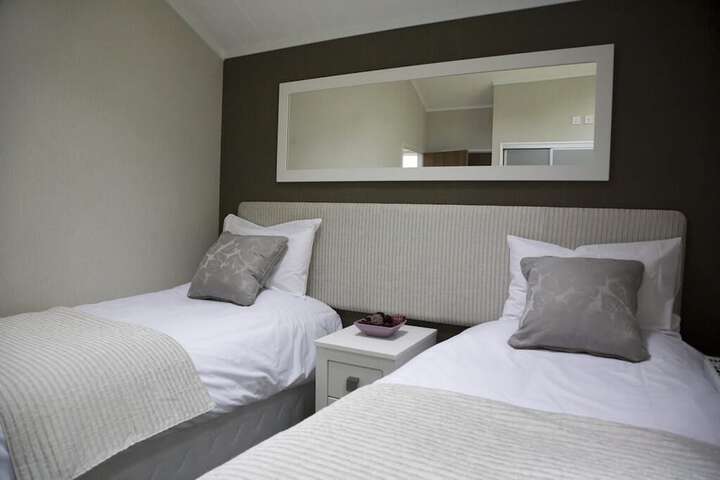 Room 65 of 162