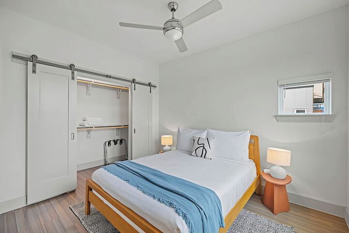 Room 44 of 656