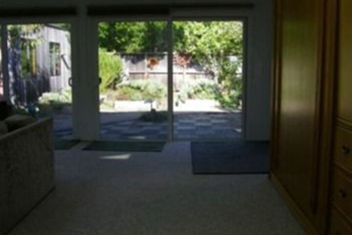 Room 12 of 18
