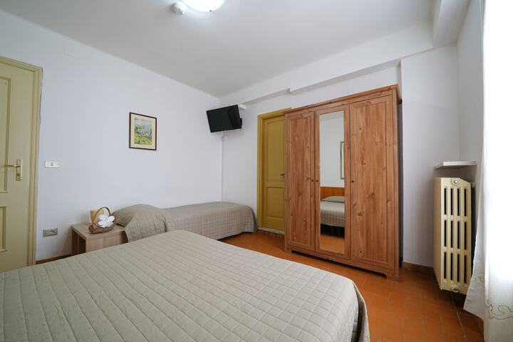 Room 7 of 50