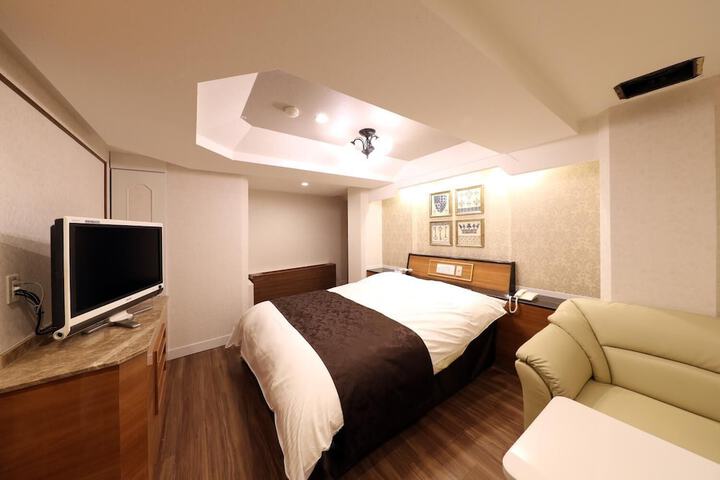 Room 3 of 15