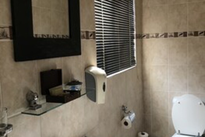 Room 6 of 34