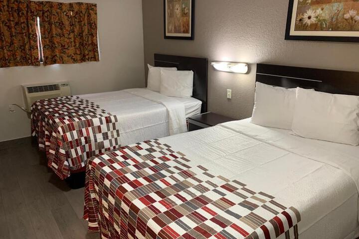 Double Deluxe King Bed (4 of 5)