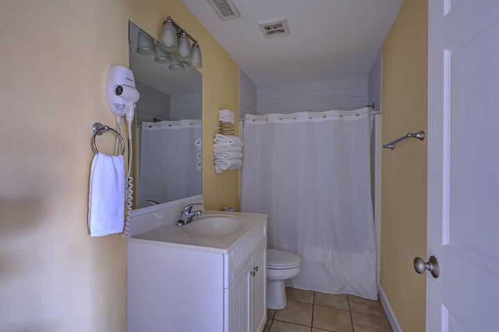Room 28 of 45