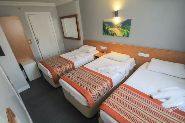 Room 21 of 99