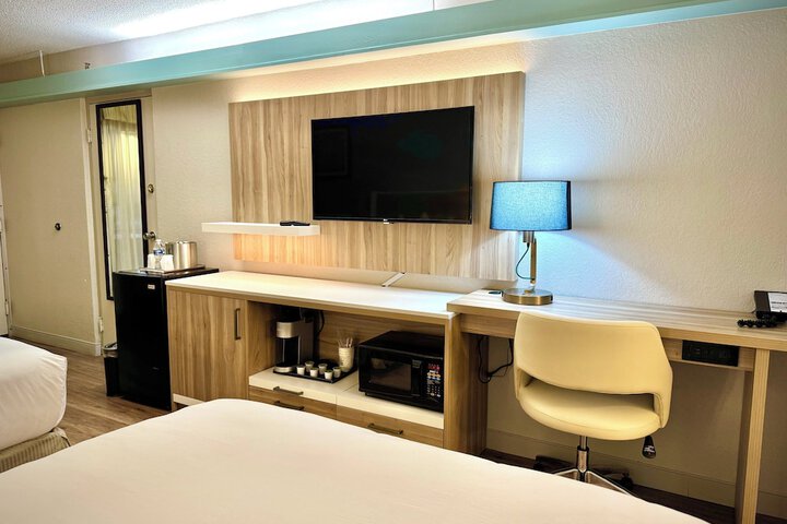 Room 15 of 118
