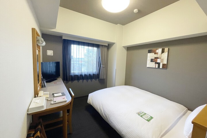 Room 3 of 20