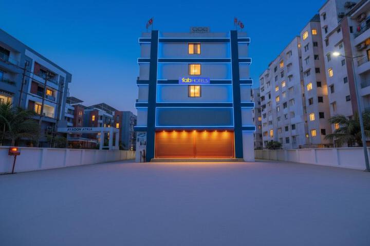 FabHotel Prime Ace II - Sun Pharma Rd Atladara