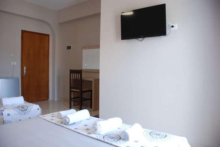 Room 16 of 152