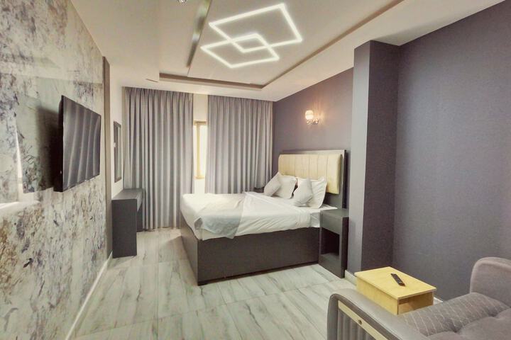 Room 35 of 62