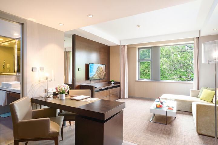 Room 41 of 106