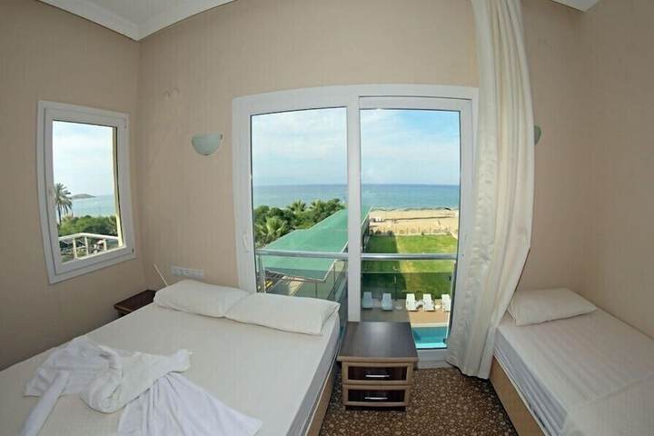 Room 9 of 27