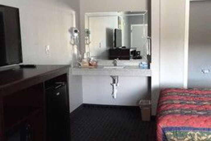 Room 37 of 65