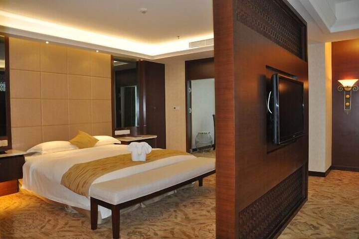 Room 11 of 22