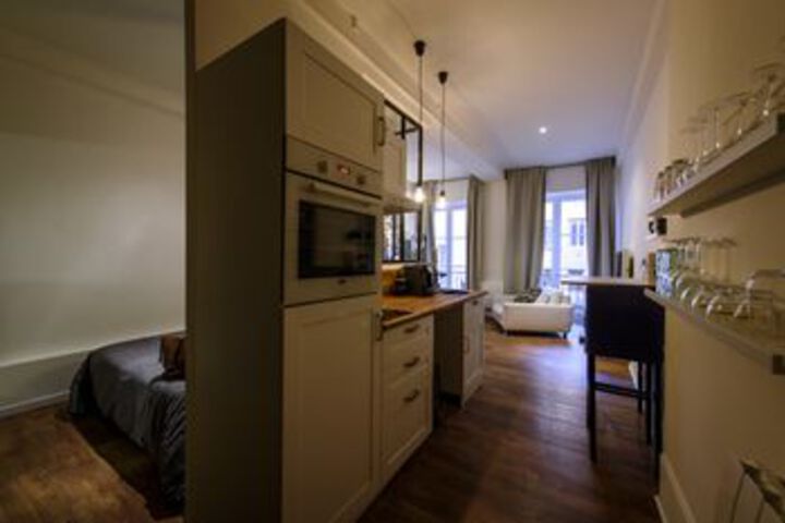 Room 4 of 5