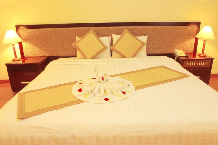 Room 12 of 34