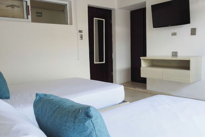 Room 15 of 37