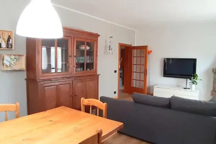 Room 2 of 4