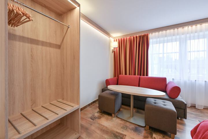 Room 10 of 74