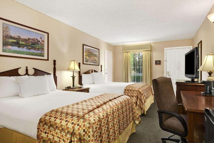 2 Double Beds (4 of 6)