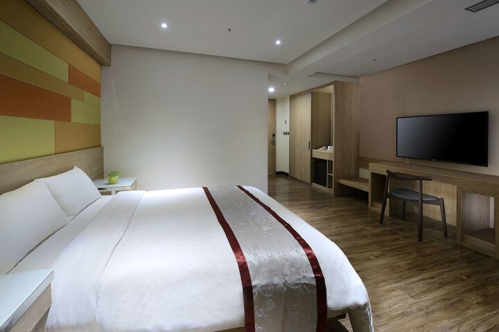 Room 13 of 60