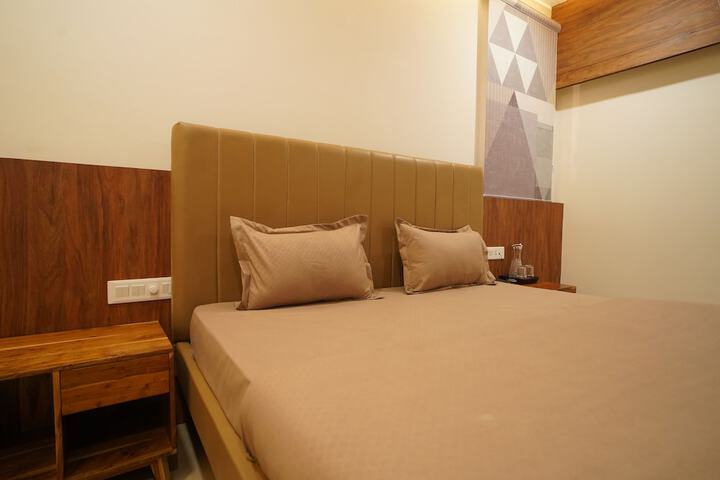 Room 16 of 32