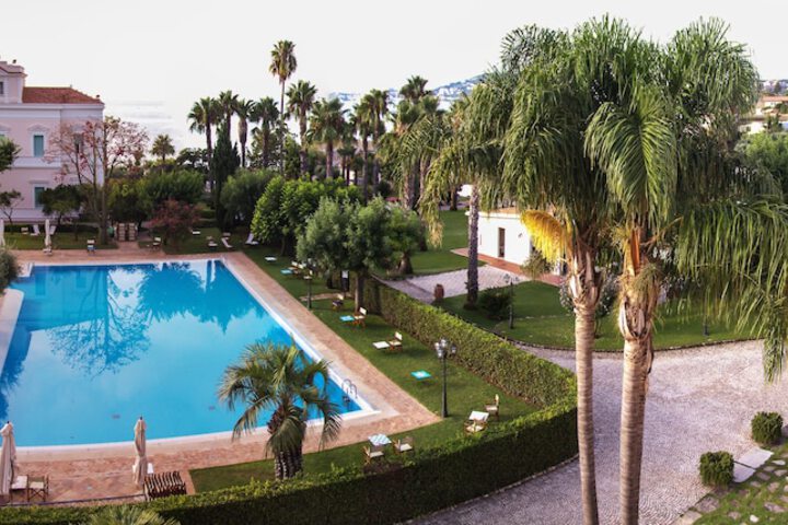 Pool Hotel