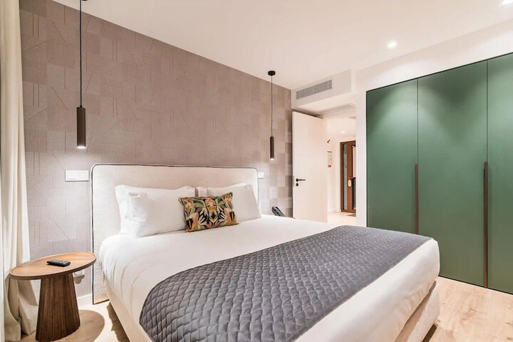 Room 16 of 52