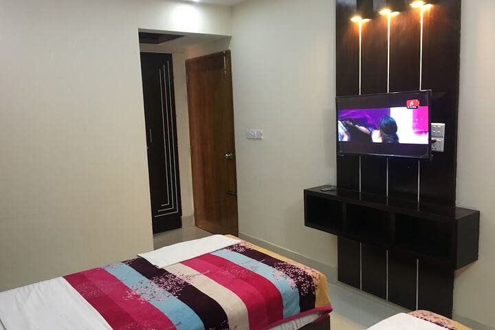 Room 7 of 13