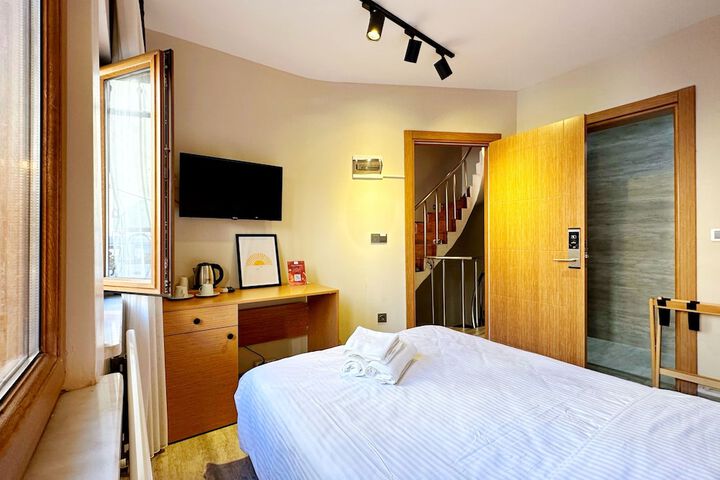 Room 21 of 99