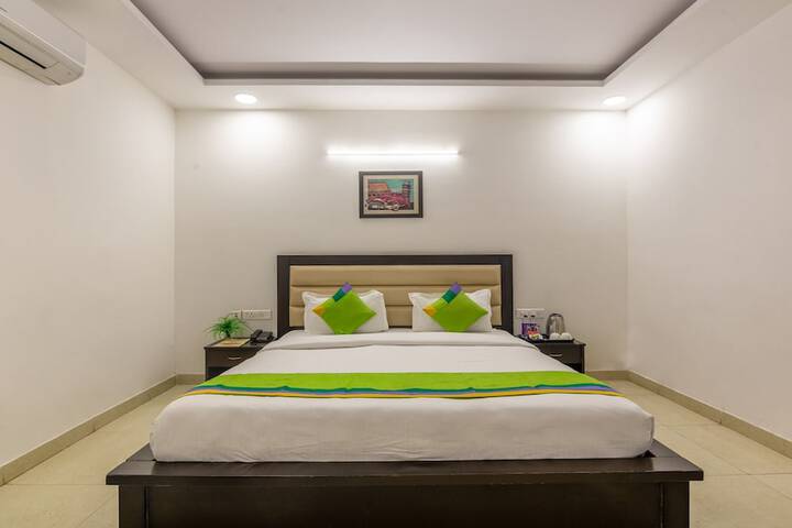 Room 11 of 38