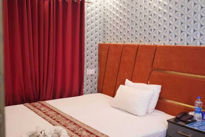 Room 25 of 66