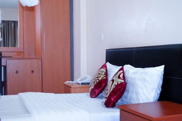 Room 8 of 52