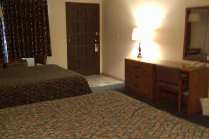Room 8 of 37