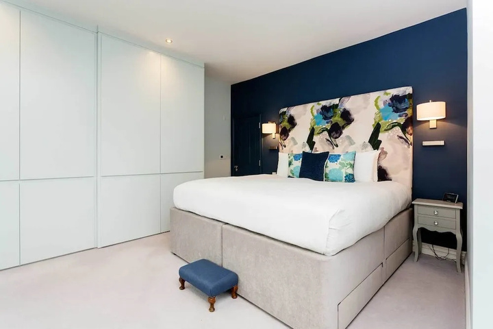 Room 3 of 16
