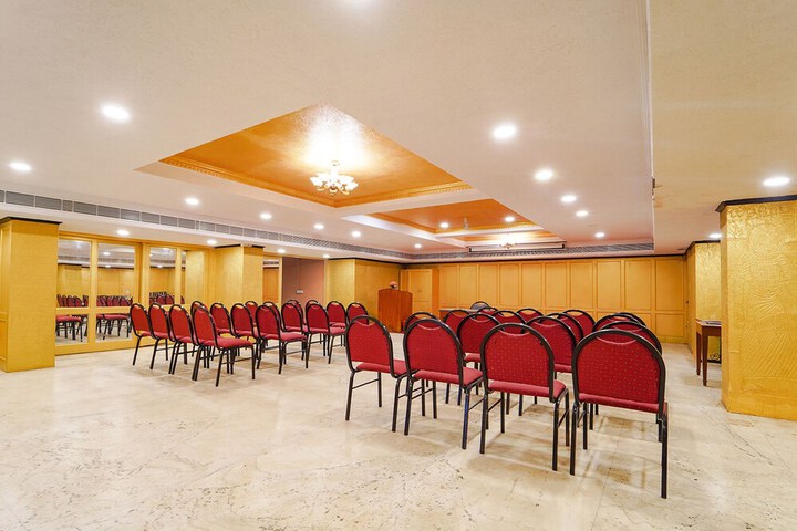 Ballroom/Hall 33 of 36
