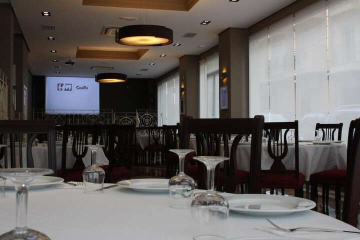 Dining 37 of 46