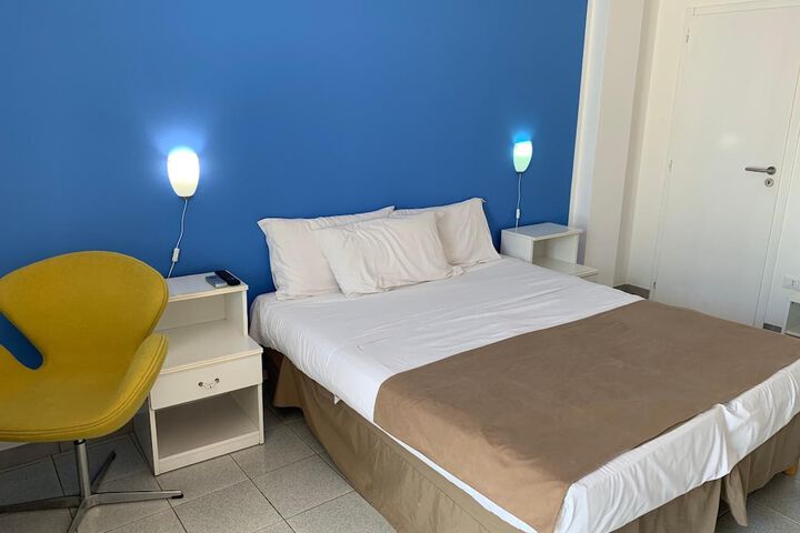Room 12 of 30