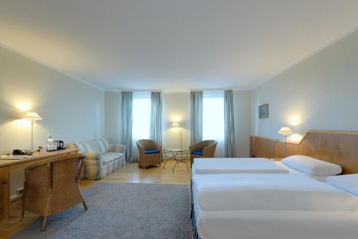 Room 7 of 24